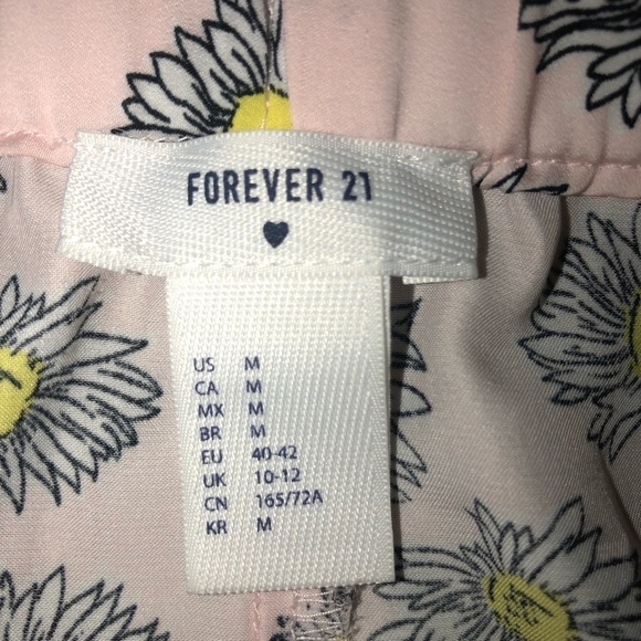 Forever 21 Two Piece Pink Floral Pajama Set Size Medium - Picture 3 of 9